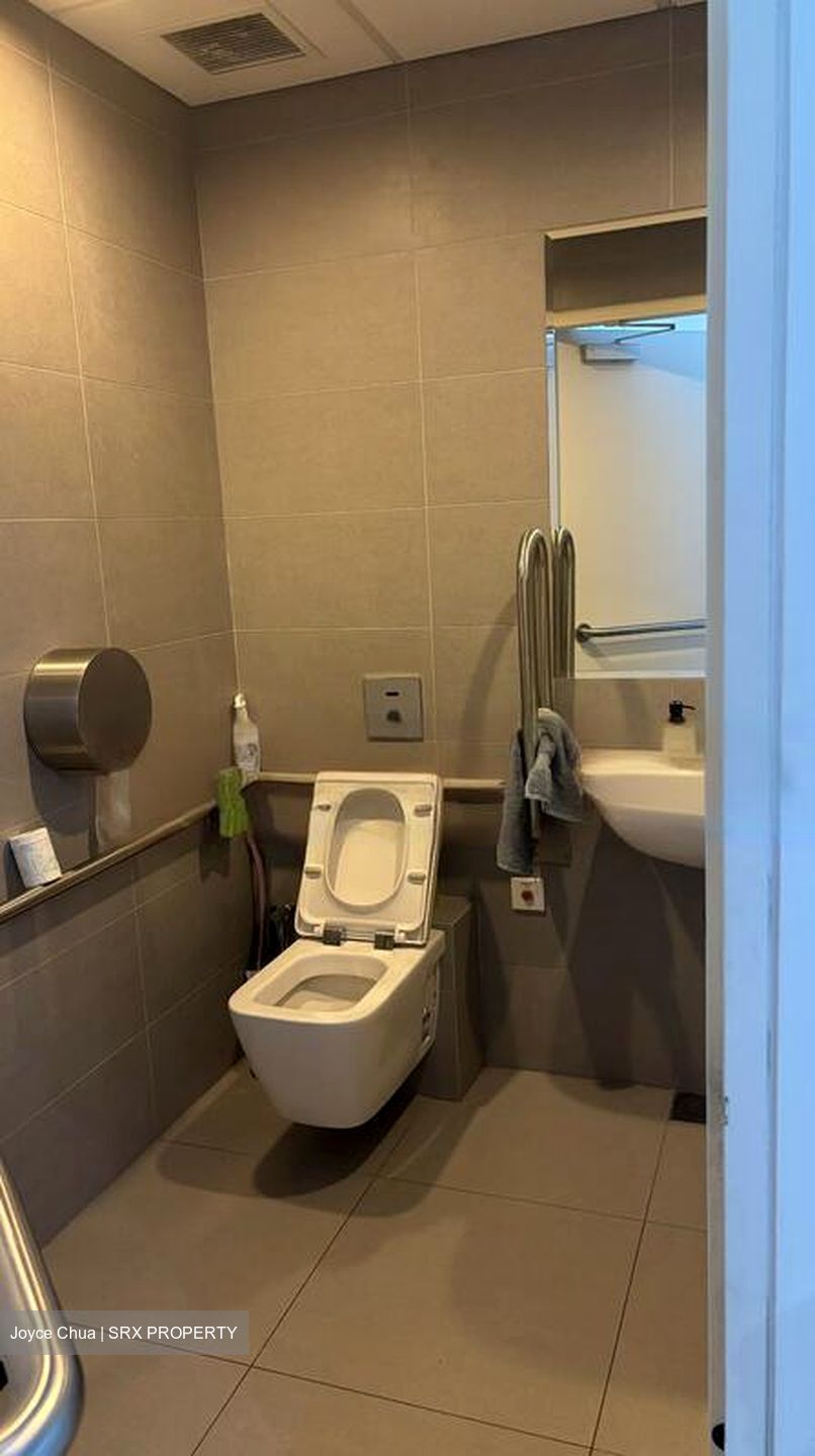 Oxley Tower (D1), Office #462624621